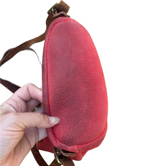 Roots small Vintage Leather Backpack - Picture 6 of 9